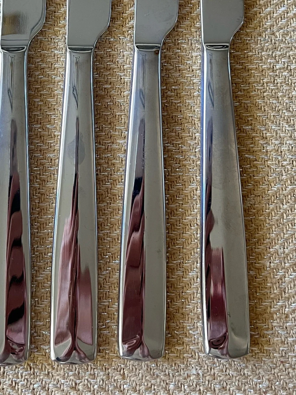 Lani Stainless by J A HENCKELS ZWILLING Dinner Knives (4)